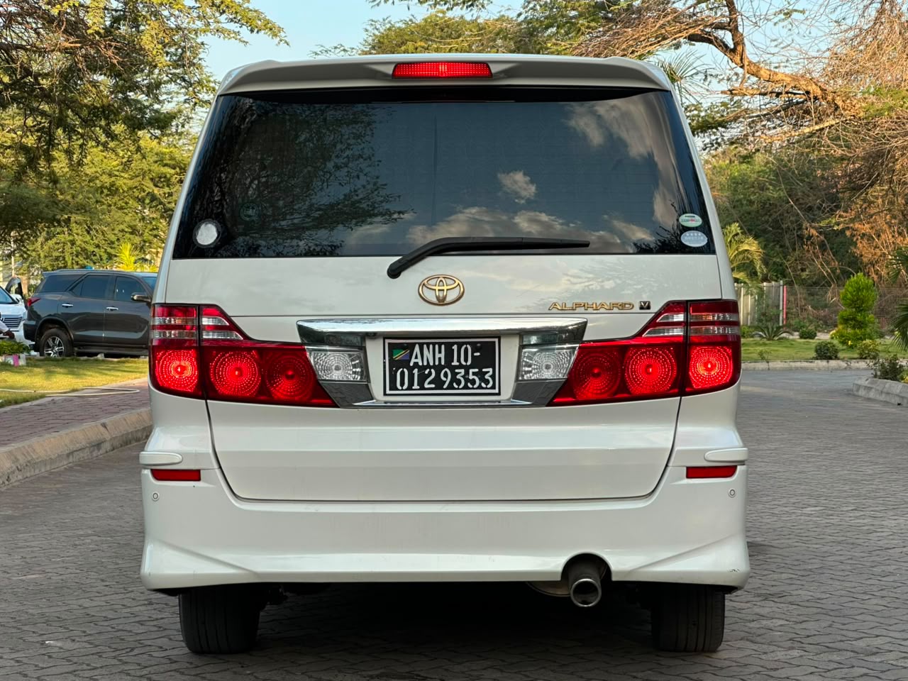 TOYOTA ALPHARD thumbnail 9